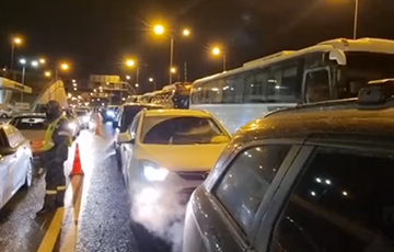 Паника у россиян: на Крымском мосту километровые очереди