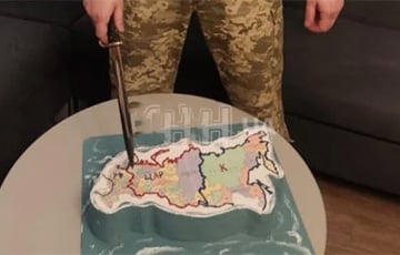 Photo Fact: Budanov 'Cuts' Russia Into Pieces