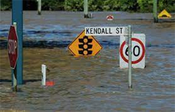 Австралия пострадала от наводнения, которое случается раз в 100 лет