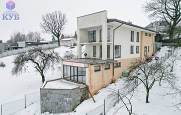 Недалеко от Минска продается необычный дом-лайнер