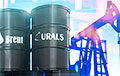 Падение мировых цен на нефть опустило стоимость Urals ниже потолка