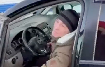 Видеофакт: В Казахстане проучили россиянина с наклейкой «Z» на авто