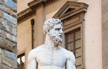 The Guardian: В Италии во время ремонта нашли древнеримскую статую Геркулеса
