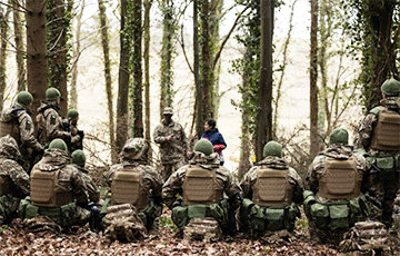 Ukrainian Fighters Training In Britain