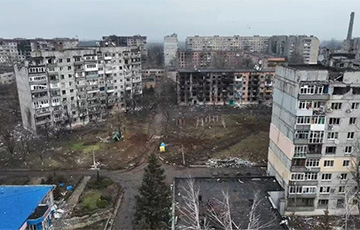 Украинские полицейские под плотным огнем РФ эвакуировали семью из Угледара
