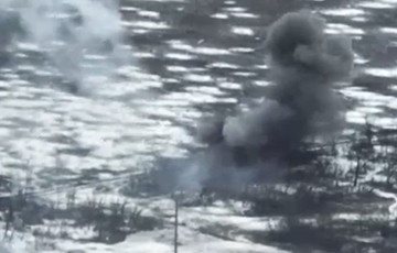 Последние минуты российского танка на востоке Украины попали на видео