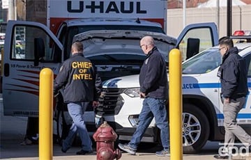 В США бездомный на грузовике наехал на прохожих