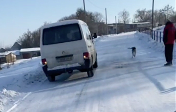 У Магілёве дарогі настолькі слізкія, што аўтамабілі не могуць нават затармазіць