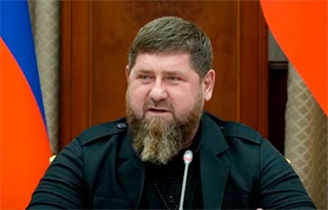 Medical Device Spotted On Kadyrov's Finger