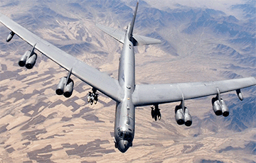 Американский стратегический бомбардировщик B-52 пролетит над Ригой