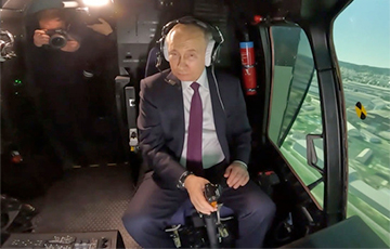 Video With Frightened Putin Flying Helicopter Simulator