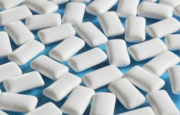 Белорусский врач рассказал, в чем польза жевательной резинки без сахара
