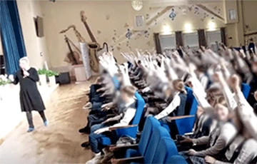Video Fact: Russian Schoolchildren Forced To 'Do Nazi Salut' To The Song 'I'm Russian'