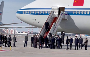Глава КНР Си Цзиньпин прибыл в Москву