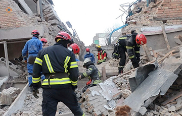 Россия ударила по общежитиям и лицею в Киевской области: много погибших и раненых