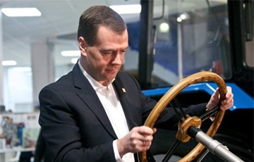 Медведев зачитал директорам военных заводов телеграмму Сталина