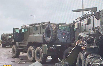 Россияне потеряли пять бронеавтомобилей «Ахмат» на Крымском мосту