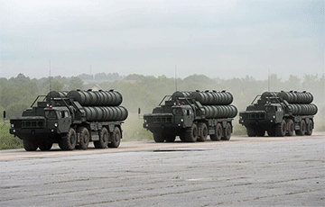 Media: S-300/400 Missiles Brought To Military Base In Ziabrauka