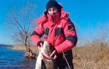 Белорус поймал в Вилейском водохранилище 30-килограммового толстолобика