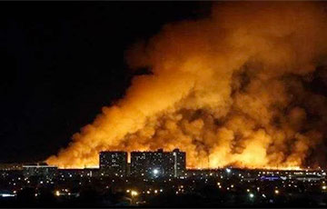 Large-Scale Fire Raging In Russia's Tyumen: Impressive Shots