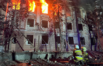 Russian Terrorists Shell Multistory Building In Mykolaiv With Kalibras