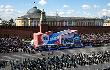 Лукашенко стало плохо на параде в Москве: что известно