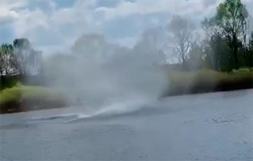 В Гомельской области заметили вихрь на воде