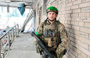 В Бахмуте ранен белорусский доброволец Денис Урбанович