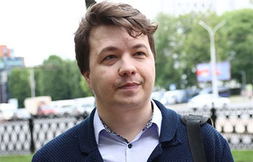 Lukashenka's Regime Pardons Pratasevich. He Cooperates With Investigation