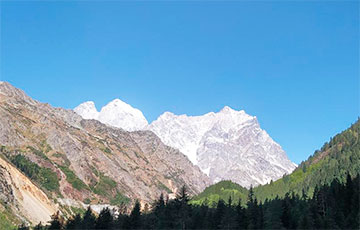 «Увидев проходящих людей с ребенком, случайный автомобилист предложил довезти до города»