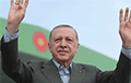 Эрдоган объявил себя победителем на выборах в Турции и спел песню