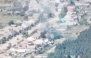 Российские добровольцы уничтожили скопление техники врага в поселке Новая Таволжанка