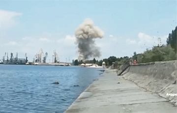 После удара ракет Storm Shadow российские корабли бегут из Бердянска