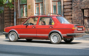 Старые авто в Беларуси иногда стоят в четыре раза дороже, чем в Литве