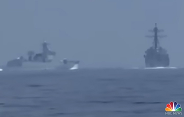 Кітайскі вайсковы карабель ледзь не сутыкнуўся з эсмінцам ЗША ў Тайваньскай пратоцы