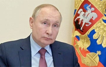 В РФ по радио и ТВ транслировали обращение Путина о введении военного положения