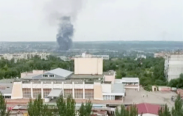 Long-Range Missiles Destroy Russian Military Base In Luhansk