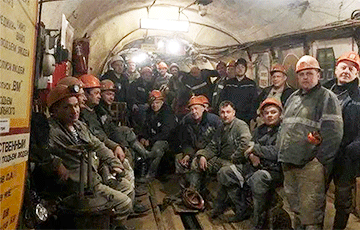 Бастующие под землей российские шахтеры требуют провести видеоконференцию с Путиным
