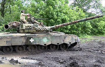 Як украінскія танкісты на «трафеях» прарвалі пазіцыі РФ пад Бахмутам
