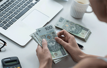 С 1 июля минимальная зарплата в Польше составит $877