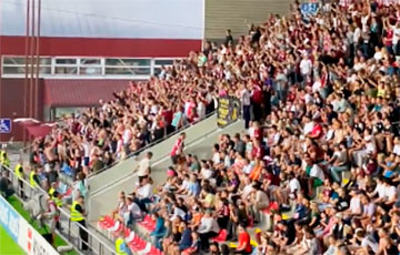 Латвийские болельщики исполнили известную кричалку про Путина