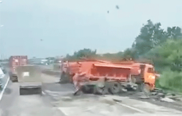 «Вагнеровцы» прорвали ограждения российских военных по дороге в Москву