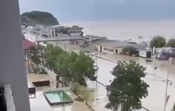 Российский Туапсе ушел под воду