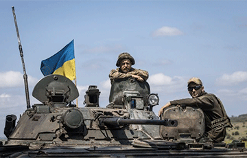 Российские военные под натиском ВСУ бегут из Старомайорского