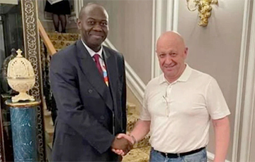 Пригожин разгуливает по саммиту, в котором примет участие Путин