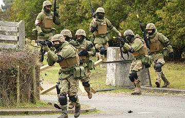 Media: British Troops Train Elite Ukrainian Commando Brigade To Recapture Crimea By Christmas