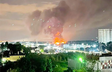 Powerful Fire Breaks Out In Odintsovo Near Moscow: Residents Talking About Explosions