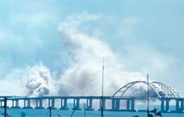 На Крымском мосту прогремела новая серия взрывов