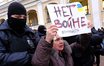 В России сотни пожилых людей осуждены за антивоенные акции