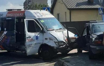 У Берасці маршрутка з людзьмі рэзнулася ў легкавік